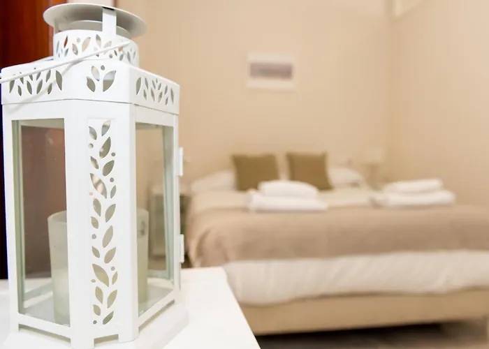 Charming & Quiet Apartment In Plaza Del Salvador