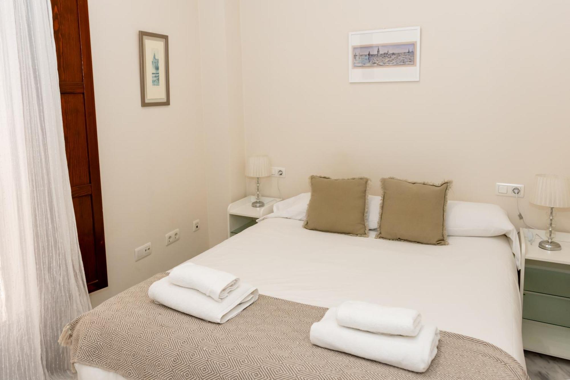 Charming & Quiet In Plaza Del Salvador Apartament