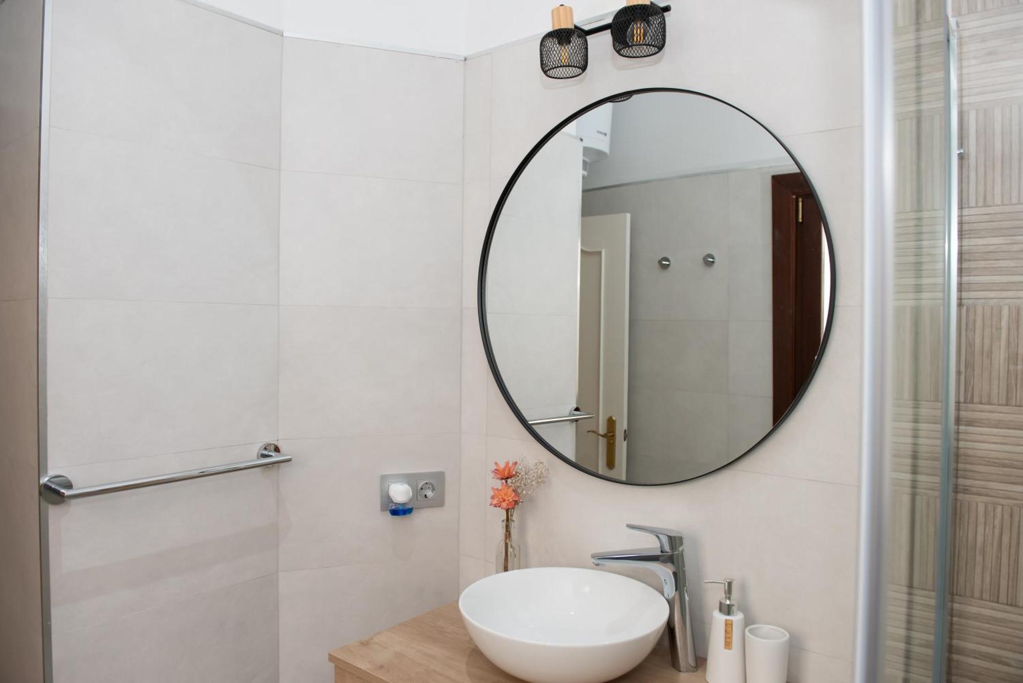 Apartament Charming & Quiet In Plaza Del Salvador *